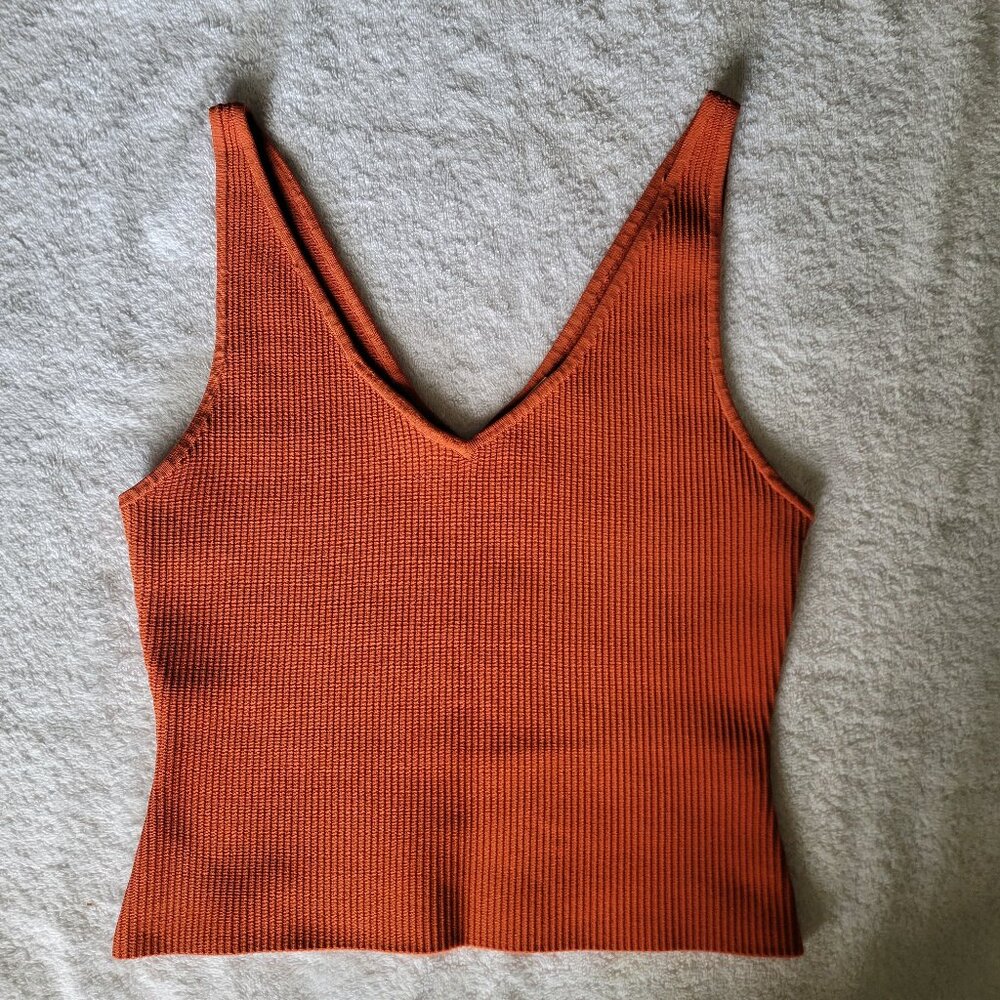 Babaton Sculpt Knit V Neck Top | Large | Flambeau
